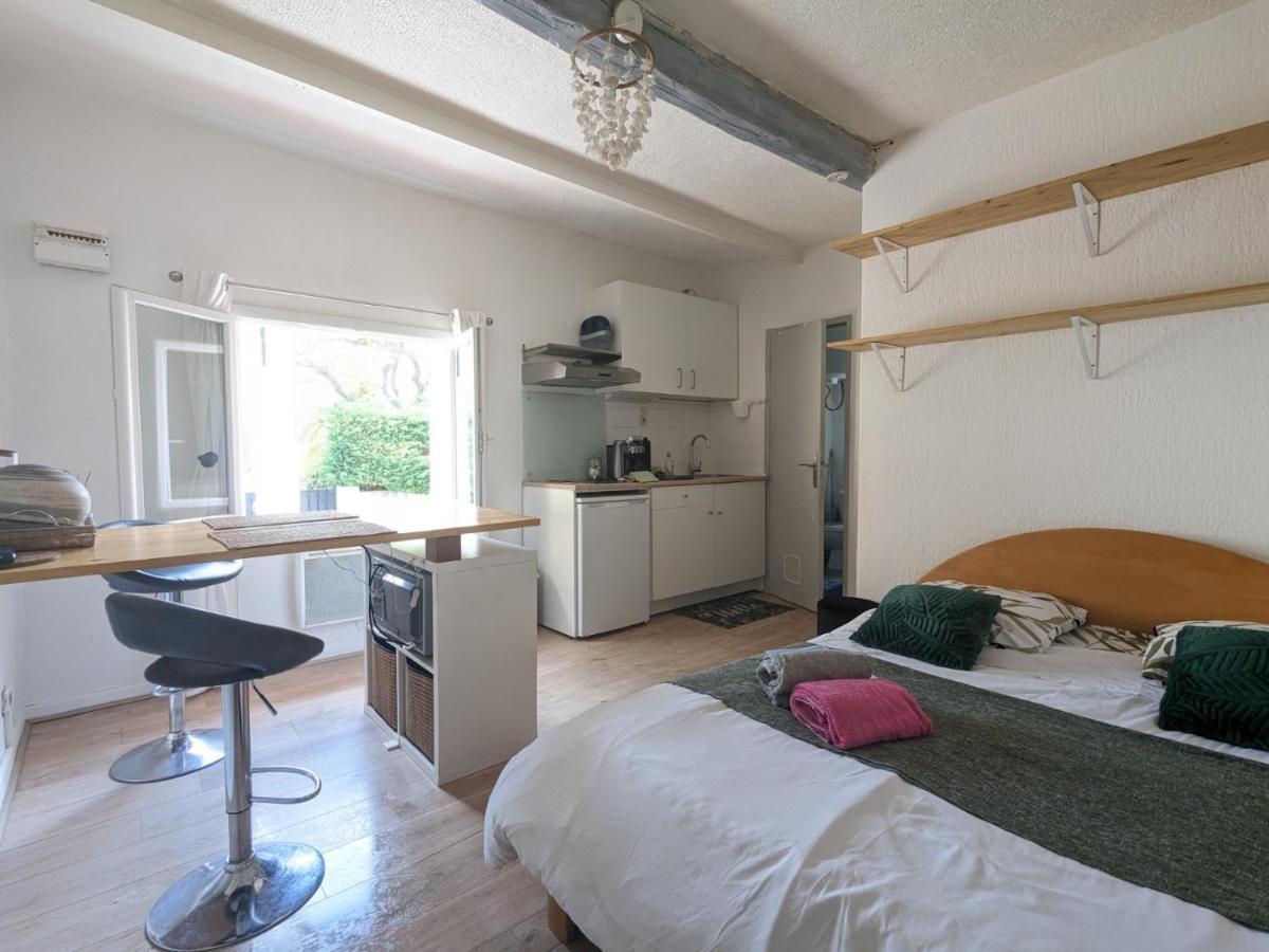Studio Avec Parking Tout A Pied Et Calme Бандоль Экстерьер фото